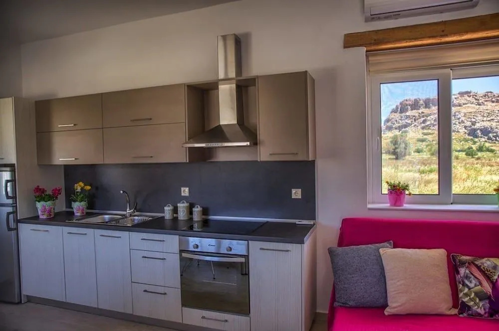 G&K Stone Suites