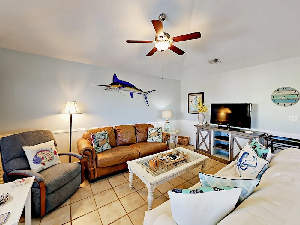 635 Bonita Court Cottage 3 Bedrooms 2 Bathrooms Cottage