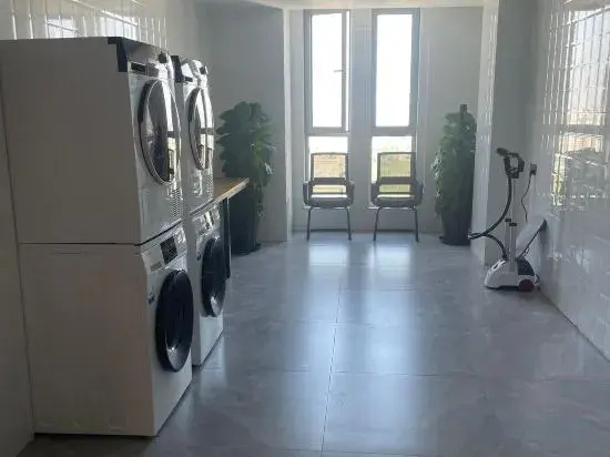 Lotus Hotel 荷花酒店