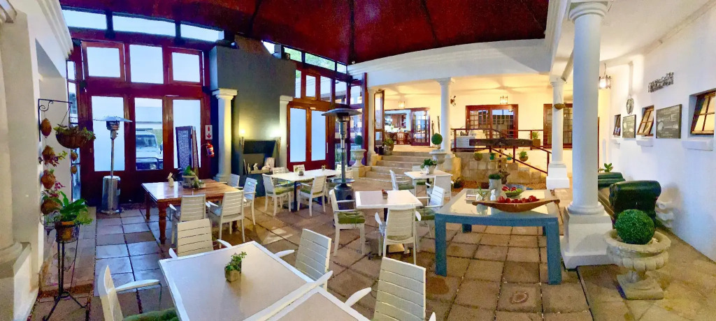 Spacube Luxury Suites and Spa