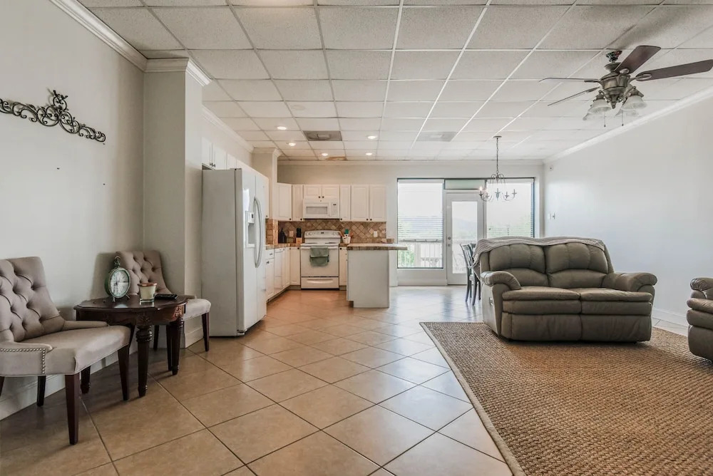 Overlooking The Marina At River Rocks Landing 1 Bedroom Condo
