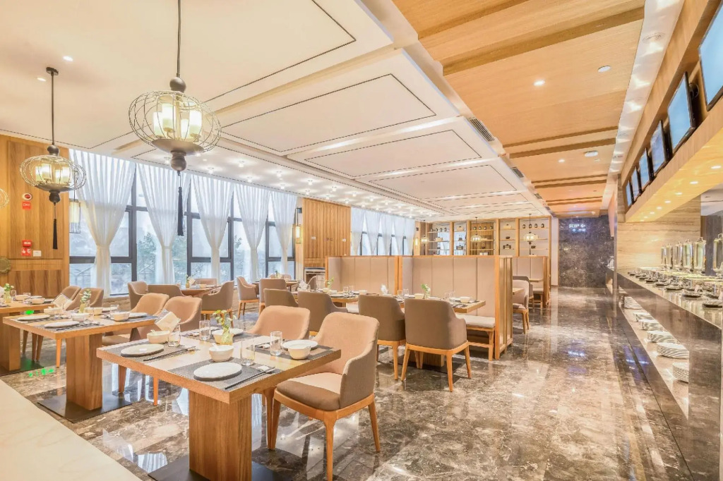 Rezen Jingyuan Hotel (Chengdu Panda Base)