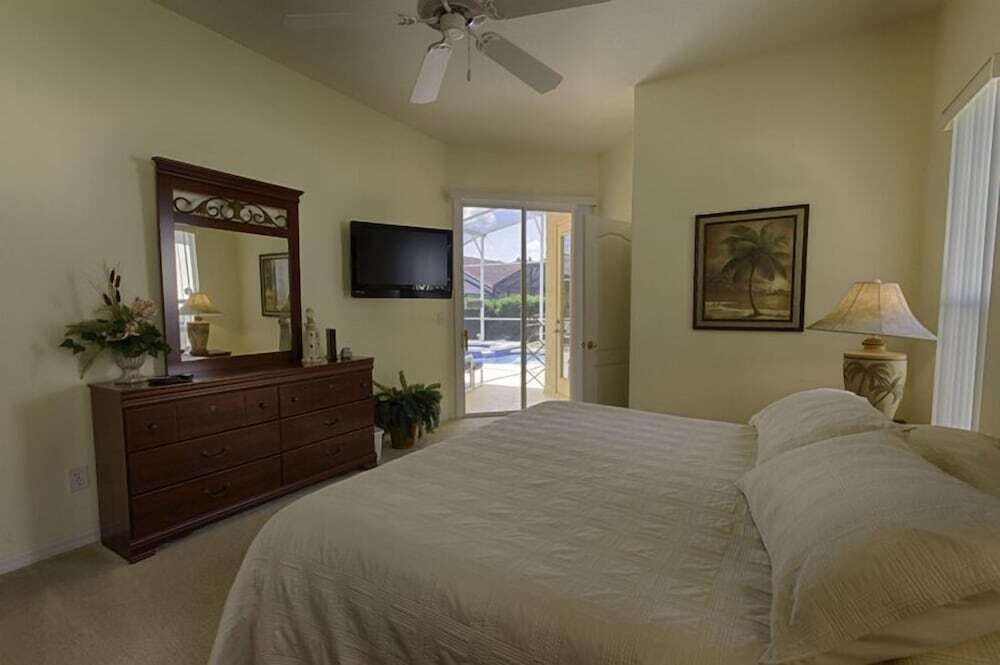 Tuscan Hills 4 bed / 3 bath home