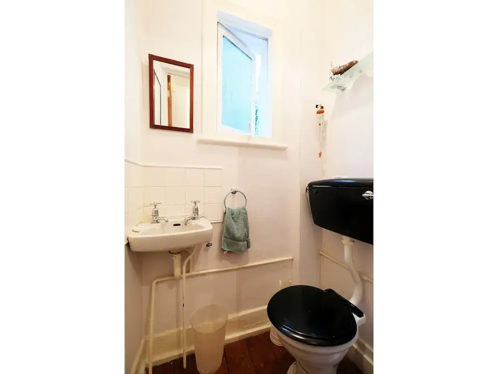 Lovely & Central Garden Flat in Victoria