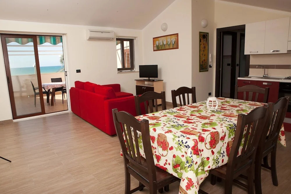 Villa Salina fronte mare