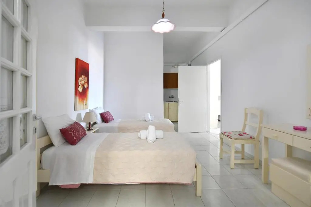 White Rooms Paros