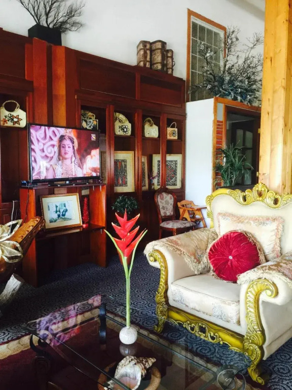 The Black Pearl Suites