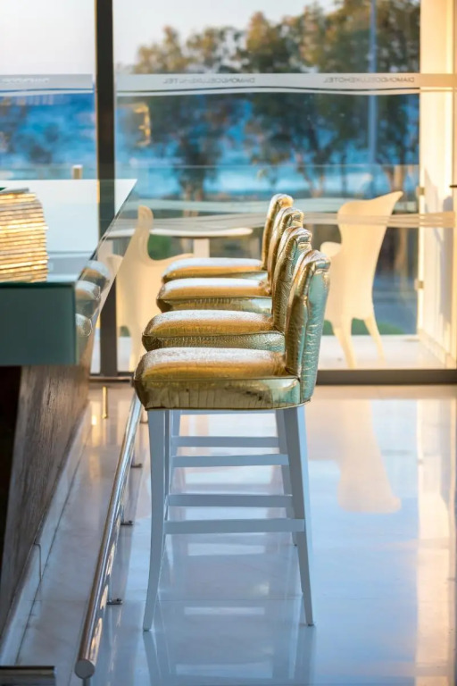 Diamond Deluxe Hotel