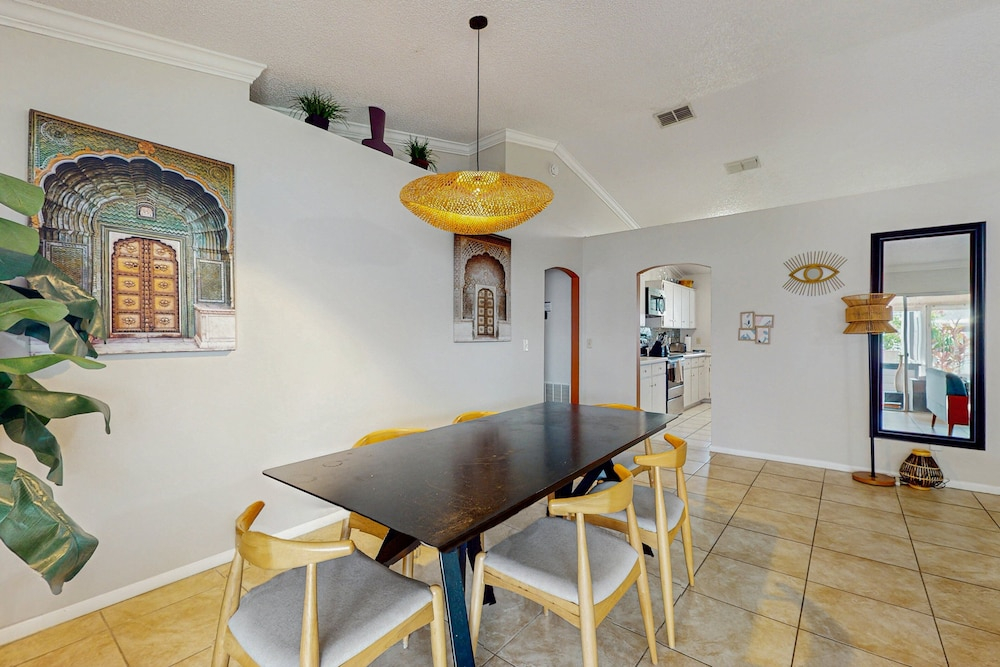 Spacious Home W/private Pool, Hot Tub & Game Room Near Disney