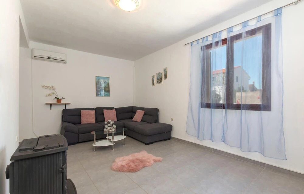 Lovely Home In Sikici With Wifi