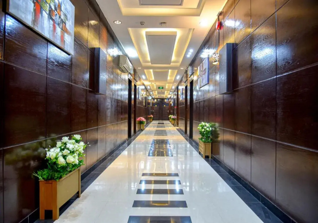 laylaty (Hamra Branch)