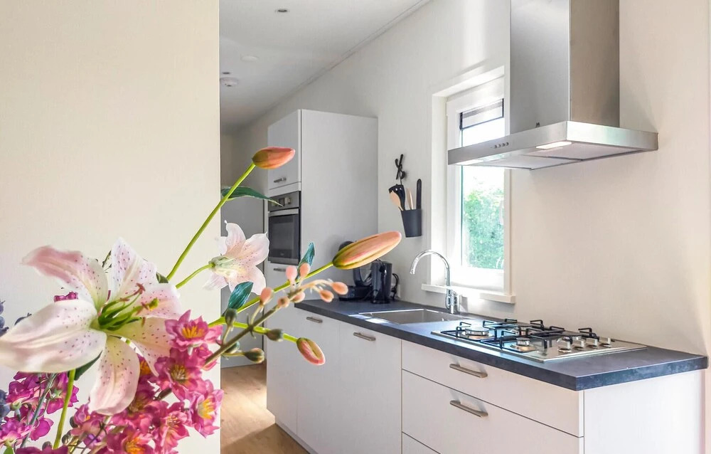 3 Bedroom Cozy Home In Heinkenszand