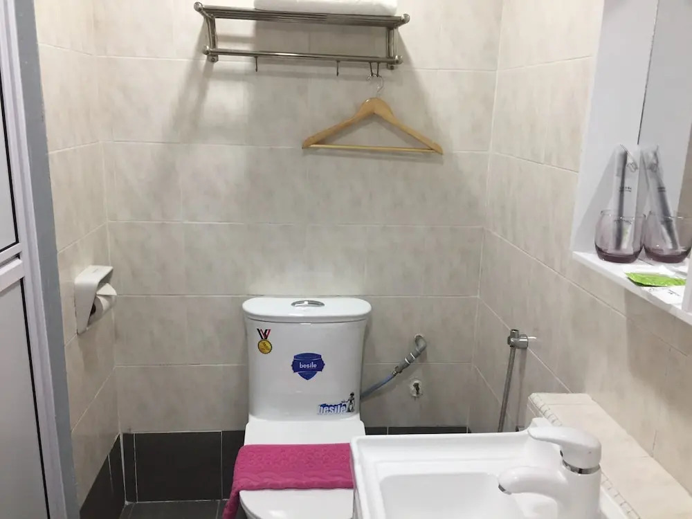 OYO 89979 Diamond Hotel
