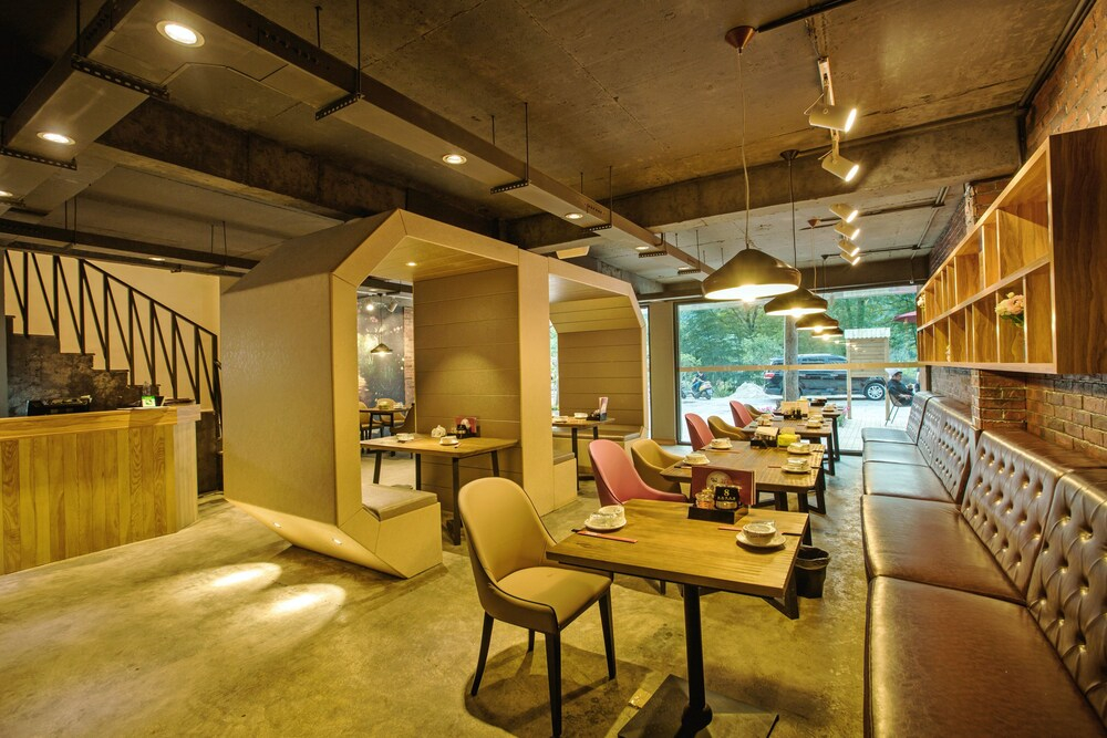 Wuyishan Ancient Street No.3 Tea Inn