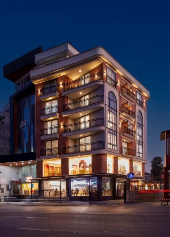 Luminous Apartments & Suites