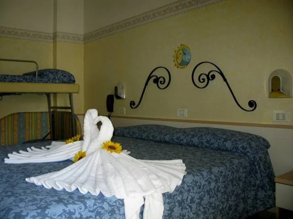 Hotel Holiday