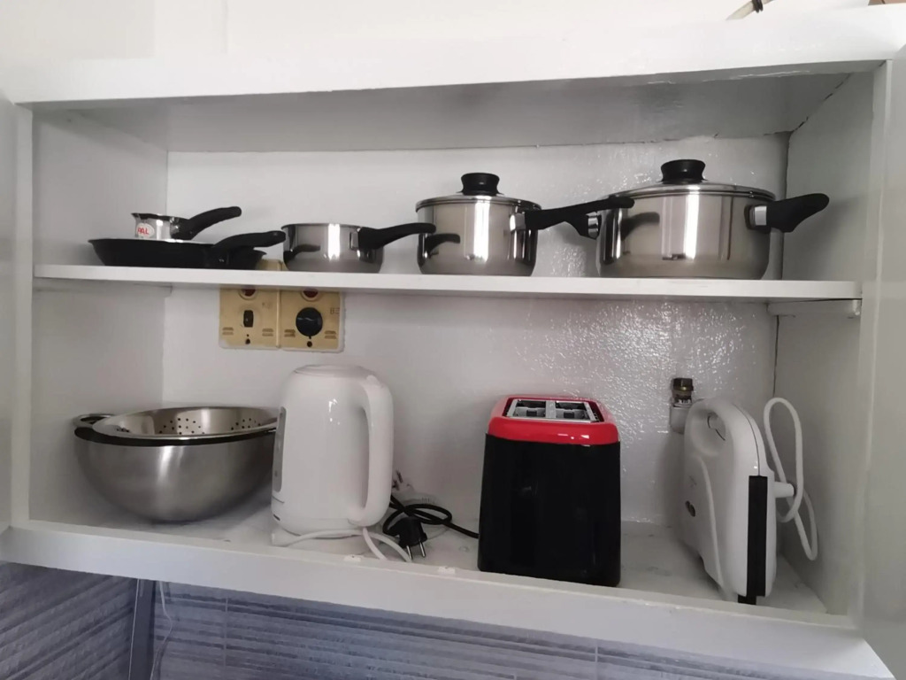 Penthouse spacious w super wifi & terrace, 2 min from metro
