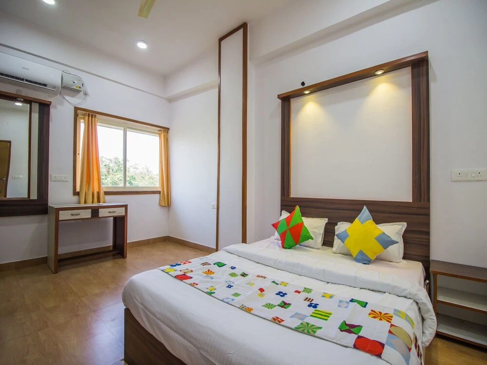 OYO 15125 Home Modern Studio Near Mall De Goa