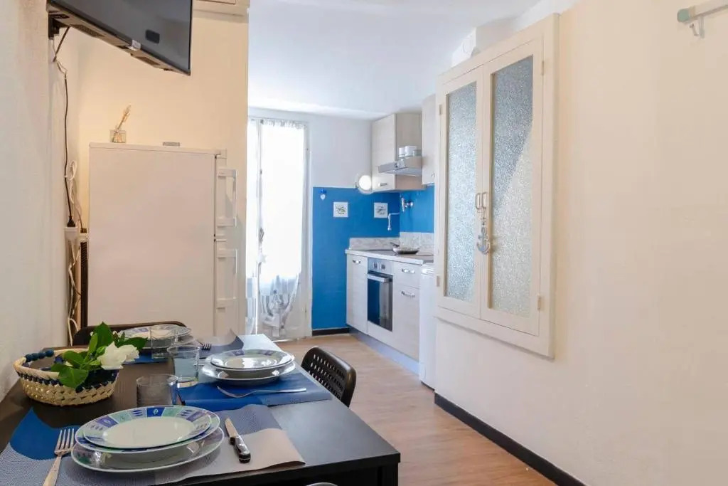 ALTIDO Flat for 4, close to 2 Beaches, Sestri Levante