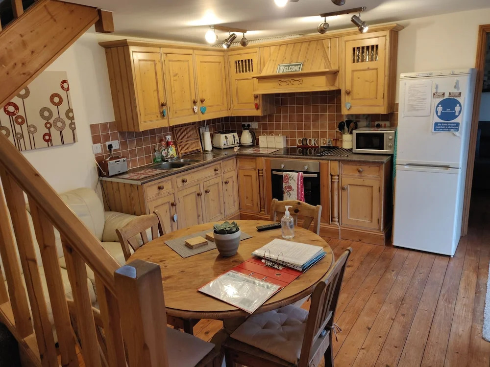 3 BR Ensuite Cottage Private Garden Parking Near St Neots