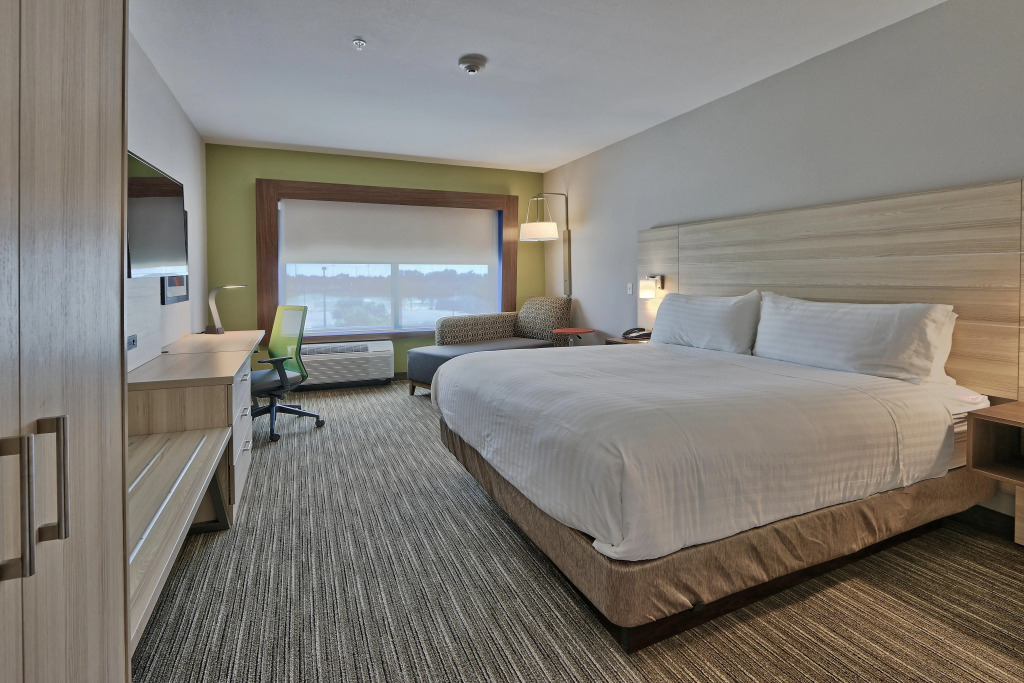 Holiday Inn Express & Suites - Roswell by IHG
