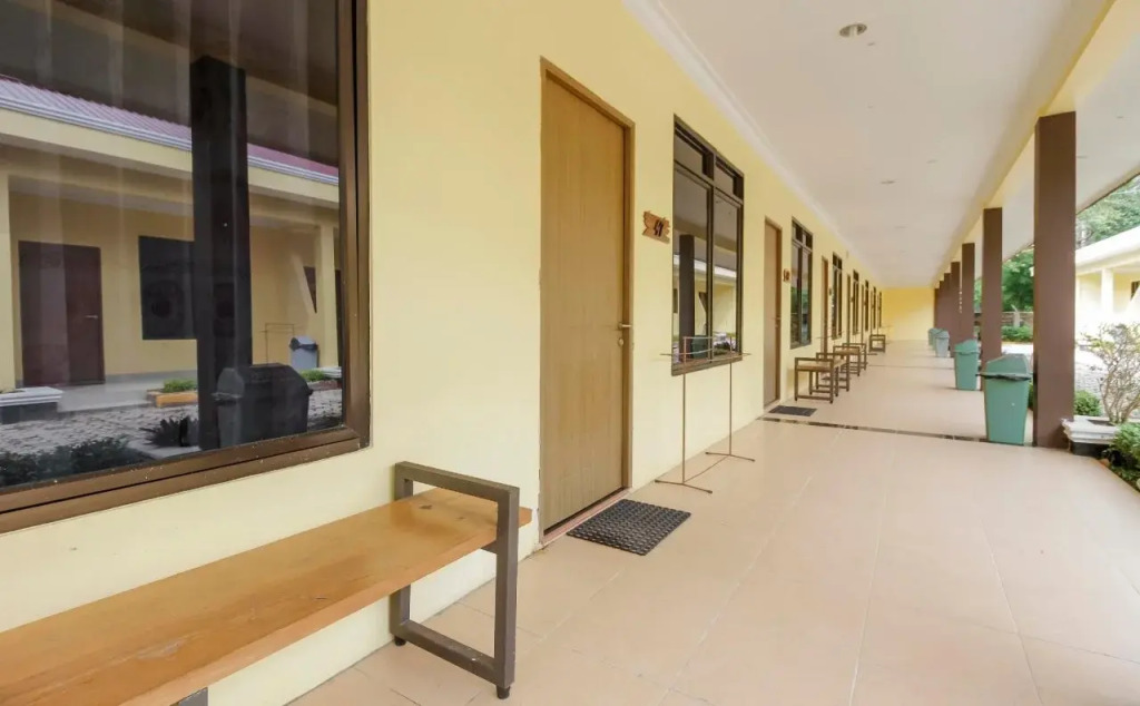 RedDoorz Plus @ Pangkal Pinang Mentok