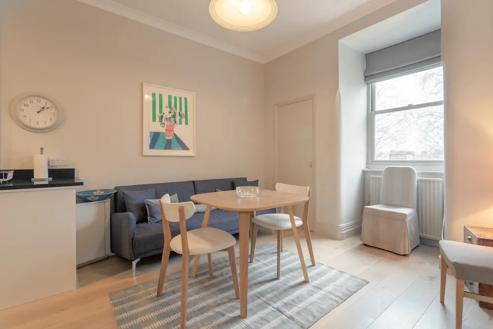 1 Bedroom Apartment In Sloane Square