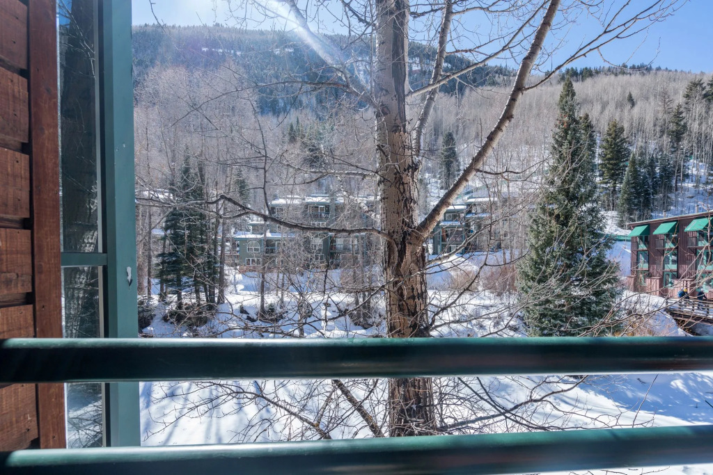 Ice House Suites and Condominiums