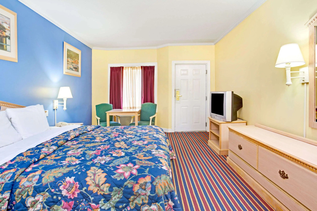 Days Inn by Wyndham Kingsland Naval Base I-95