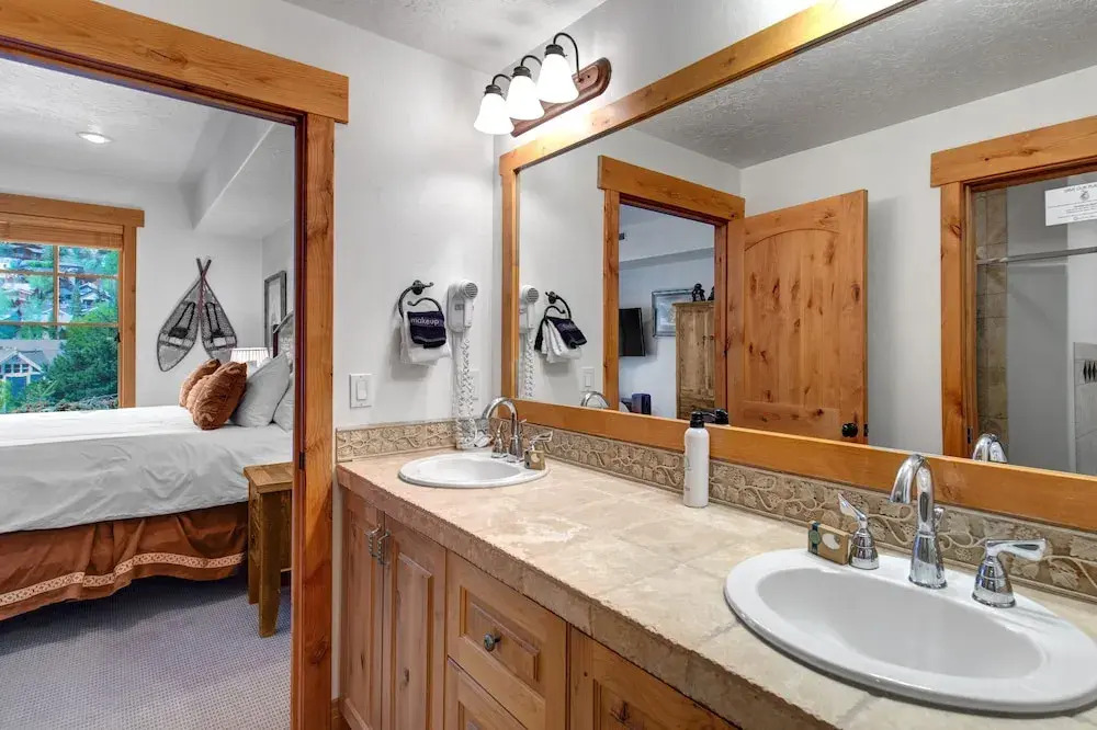 Town Pointe C302 3 Bedroom Condo by RedAwning