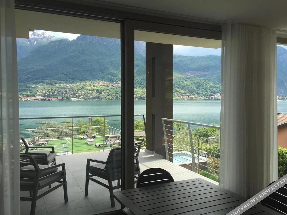 Bellagio Village - Holiday Apartments by the Lake - Seasonal Warm Pool and Sauna