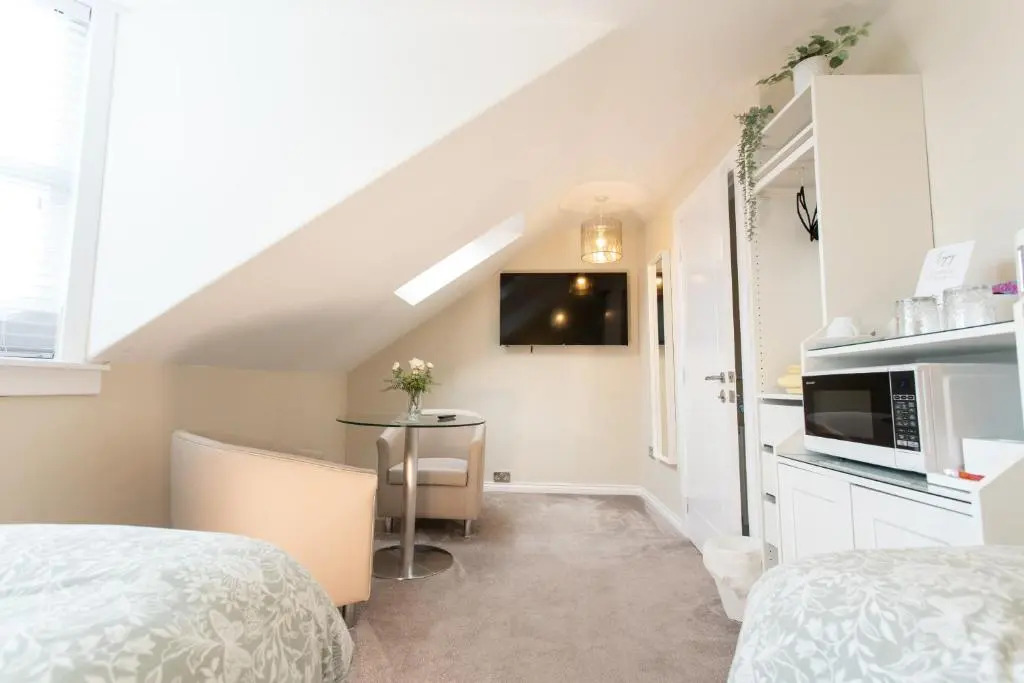 3 Private bedrooms attached to hosts home Free parking