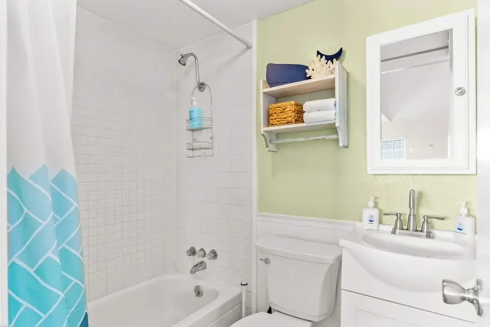 Tranquil Turquoise: Pet Friendly
