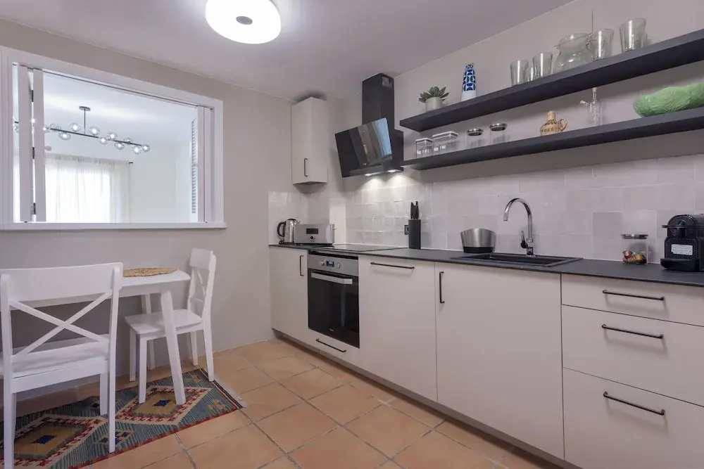 3 Bedroom, 3 Bathroom Beachside Apartment
