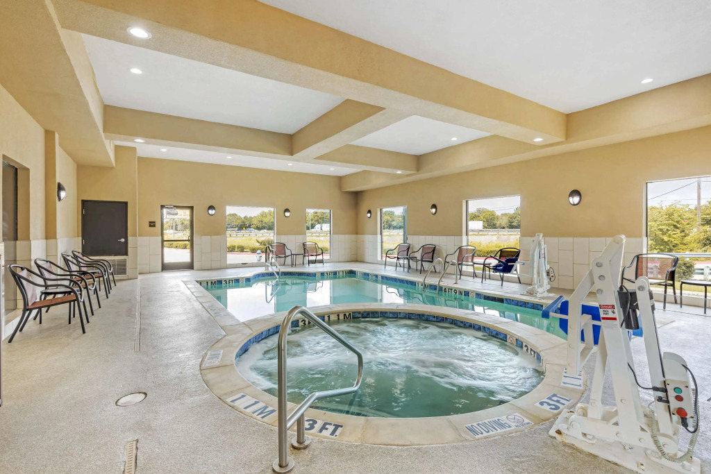 Best Western Plus Burleson Inn & Suites
