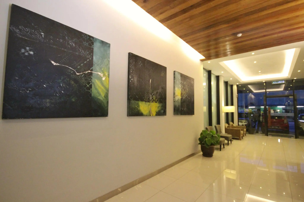 The Riverbank Hotel By MRVJ Business