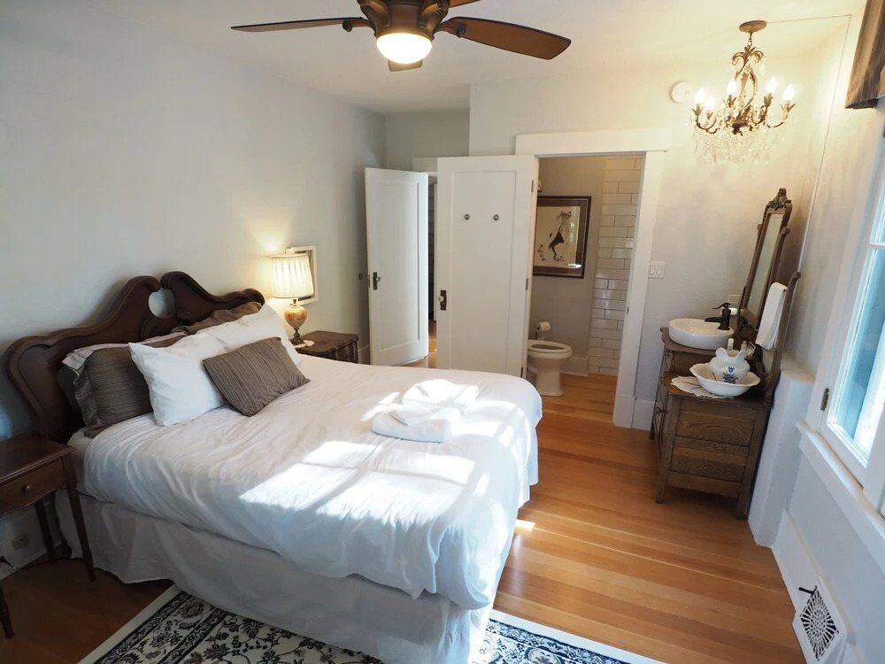 1910 Luxury Heritage - 6 Br Home