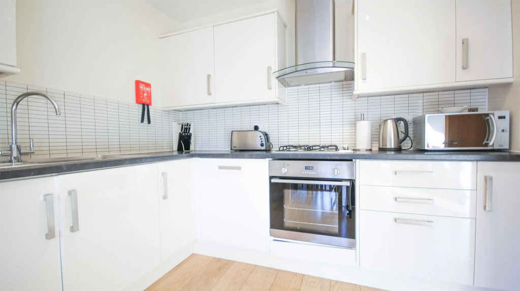 Crompton Court Apartments
