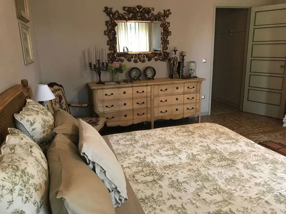 Villa House and Garden B&B