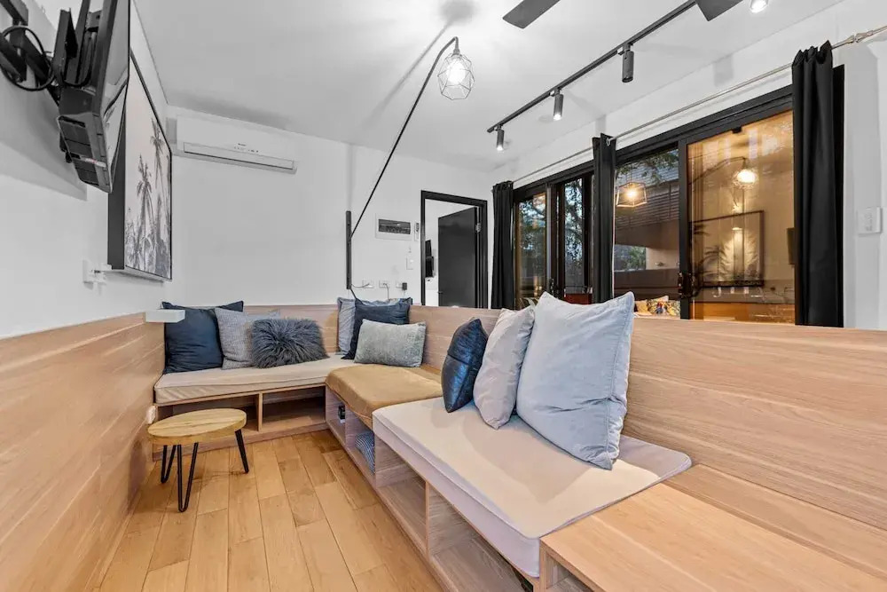 Stylish New Farm Apartment With Courtyard