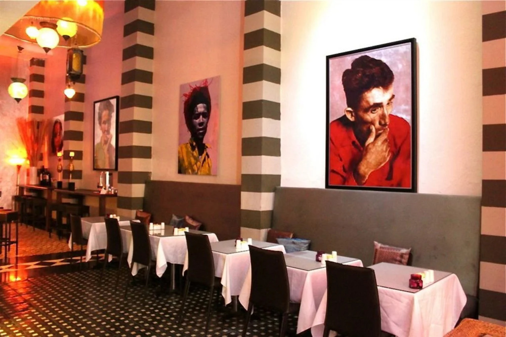 CasaBlanca Hotel