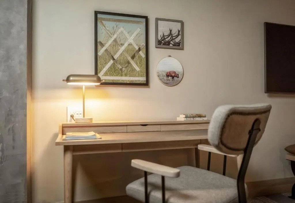 Jasper Hotel
