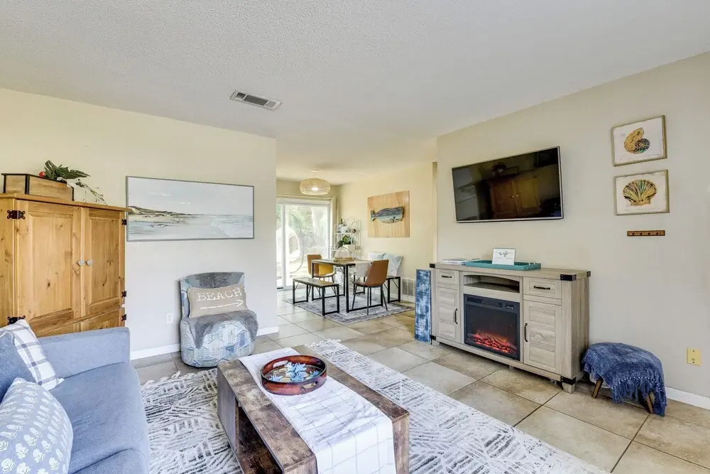 2 Mi to Beach, Near Airport: Heart of Fort Walton