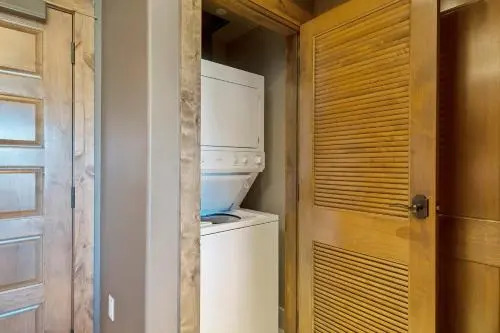 Edgemont 2305 - Luxury Ski-in Ski-out Condo