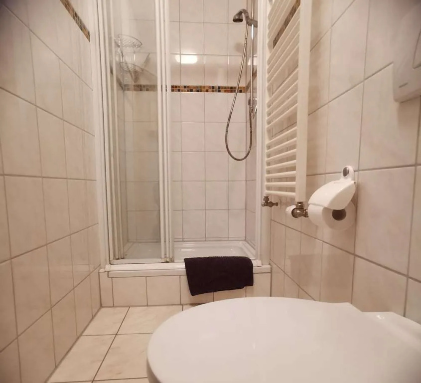 Charming 2-room Apartment Lakenear, Fewo am See