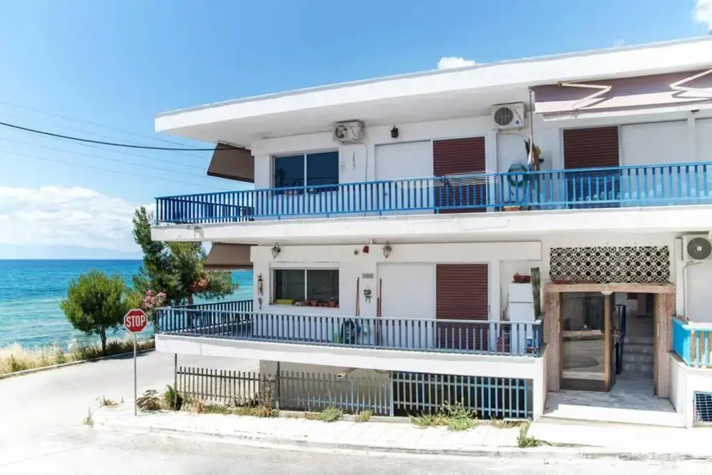 Seafront 2 bedrooms apartment