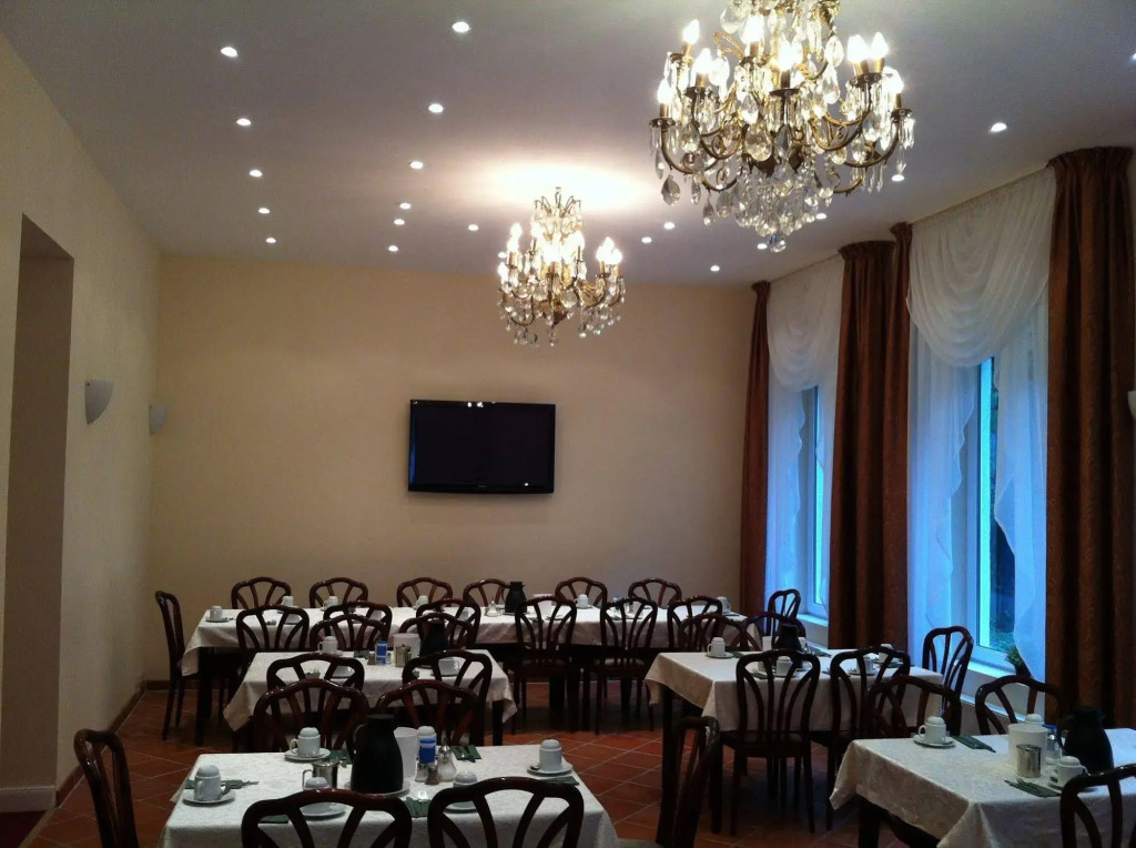 Hotel 66