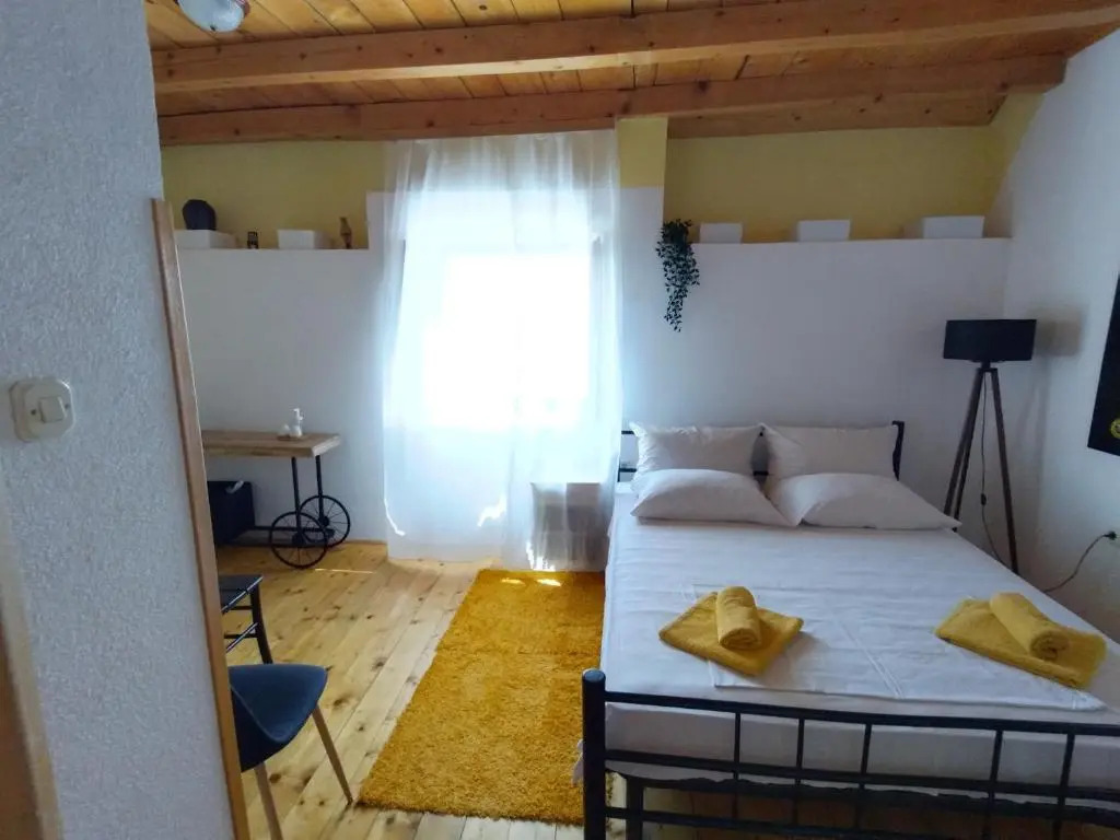 Apartments Elena & Damir