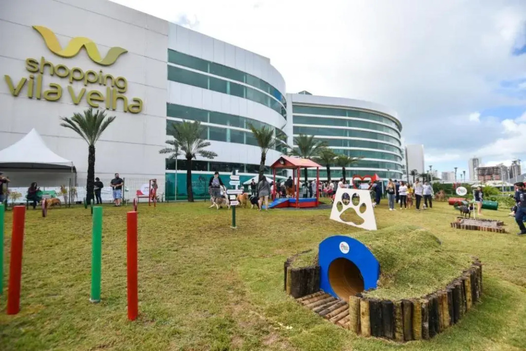 Apartamento c/estacionamento, próximo ao Shopping