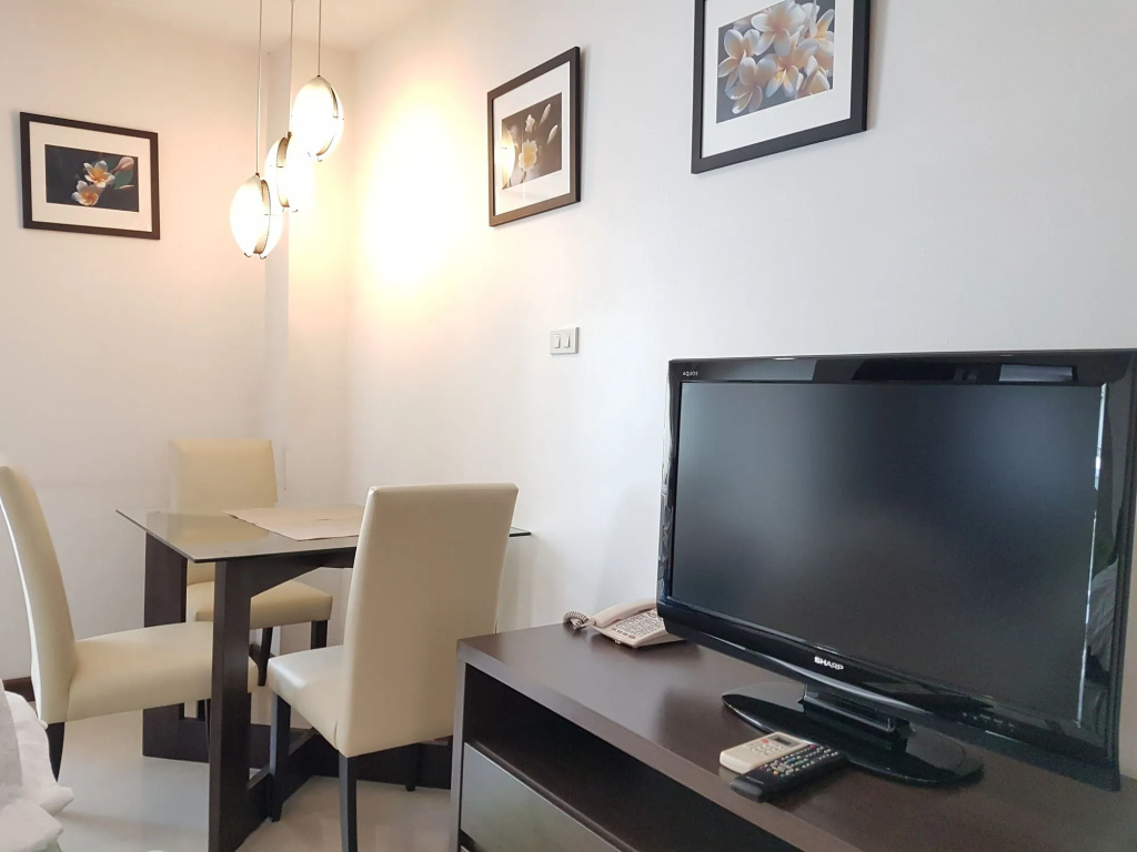 14 Place Sukhumvit Suites